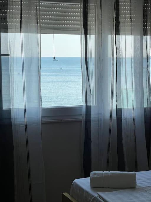 Seaside Apartment Дуррес Экстерьер фото